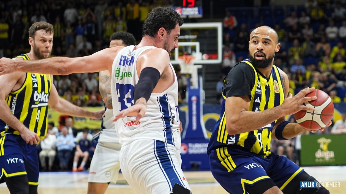 18 SAYI FARK YEDİ AMA PES ETMEDİ! Fenerbahçe Beko'dan Nefes Kesen Geri Dönüşle Anadolu Efes'i Devirdi!