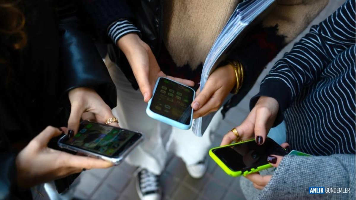 15 Yaş Altı Çocuklara Sosyal Medya Devrimi Geliyor: Yeni Kurallar Nefes Kesti!