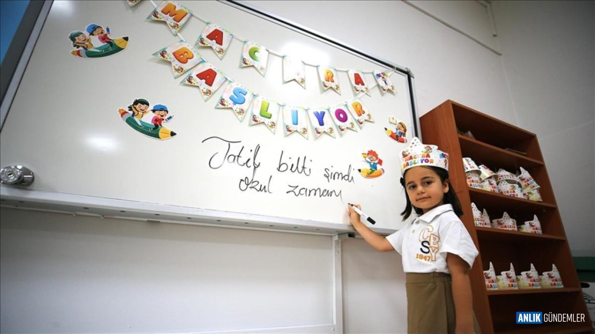 MEB'den Eğitimde Devrim Niteliğinde Yenilikler: Yeni Dönem Başlıyor, Okullar Tarih mi Yazıyor?
