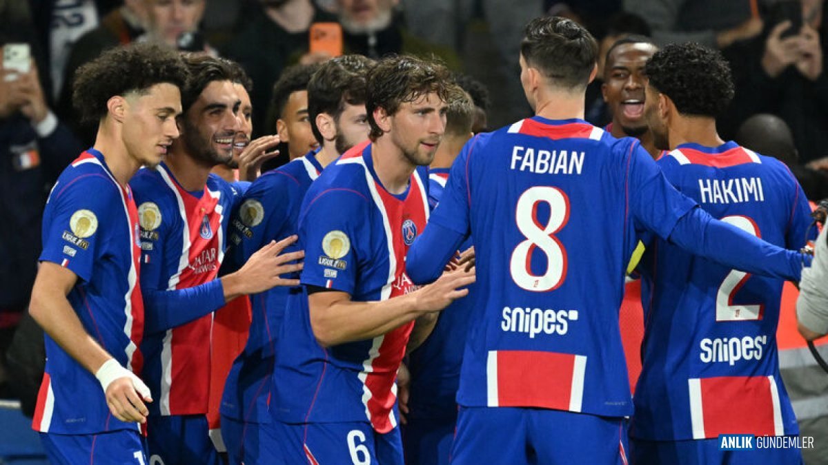 Şampiyonlar Ligi'nde Gol Yağmuru! PSG, Barcelona'yı Evinde Devirdi: Nefes Kesen Maçta Kırmızı Kart Krizi ve Son Dakika Golleri!