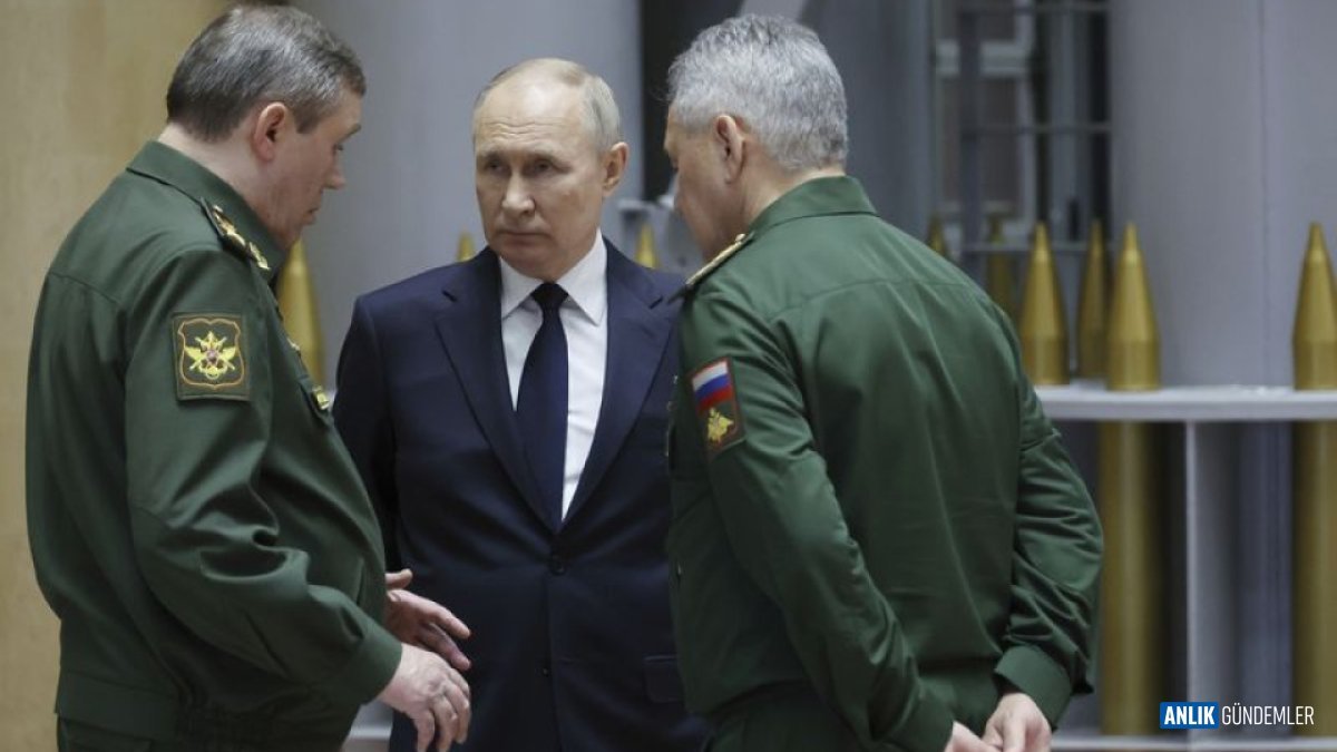 Putin'in Savunma Bütçesi Kaynıyor: Ekonomistler Kremlin'i Tehlikeye Karşı Uyardı!