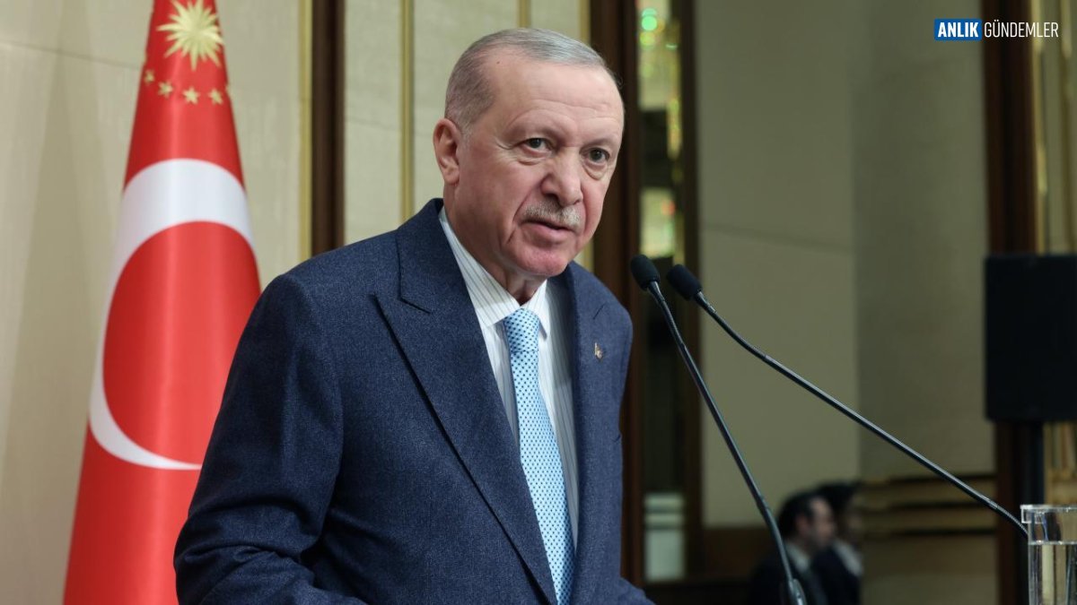 Erdoğan'dan Kutsal Topraklara Bağlantı: Hacılarla Bayramlaştı, Gönüllere Dokundu!