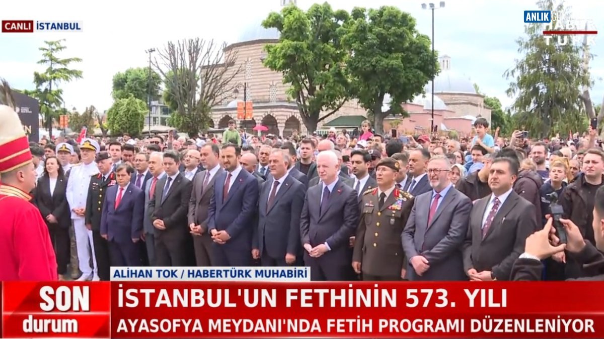 Fatih'in Mirası İstanbul'da Yankılanıyor: Tarihi Fetih Kutlamaları Nefes Kesti!