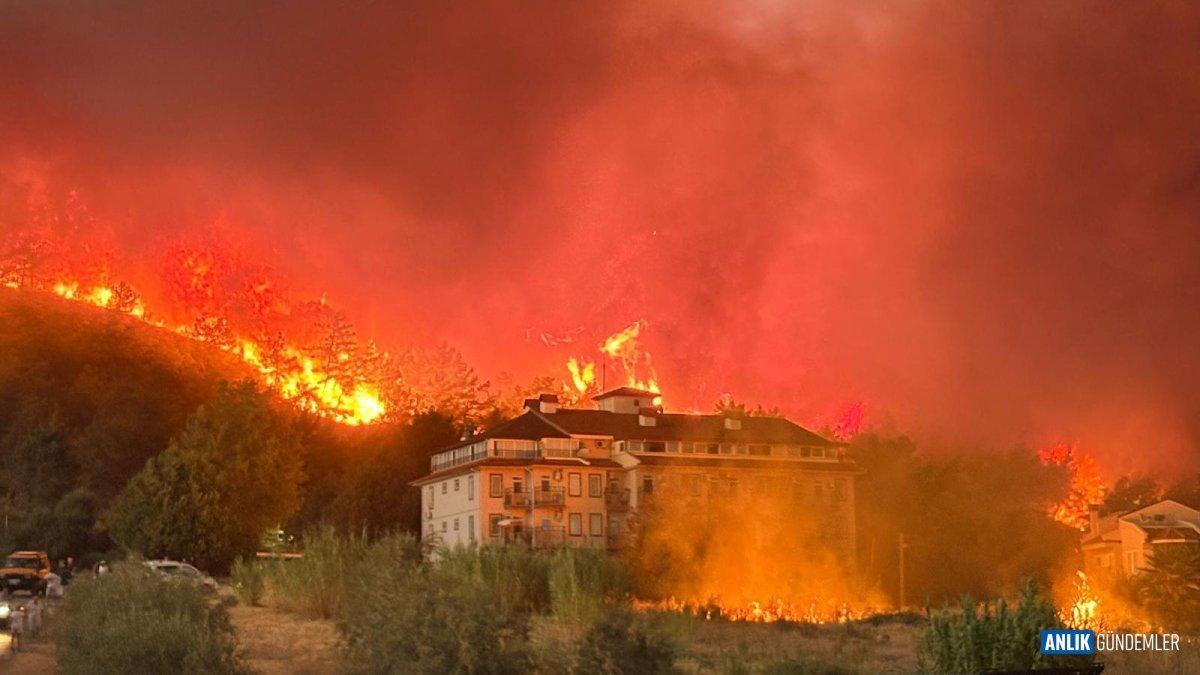 Fethiye'yi Saran Alevler Nasıl Söndürüldü? Huzurevi Boşaltıldı, 574 Kişi Kurtarıldı!