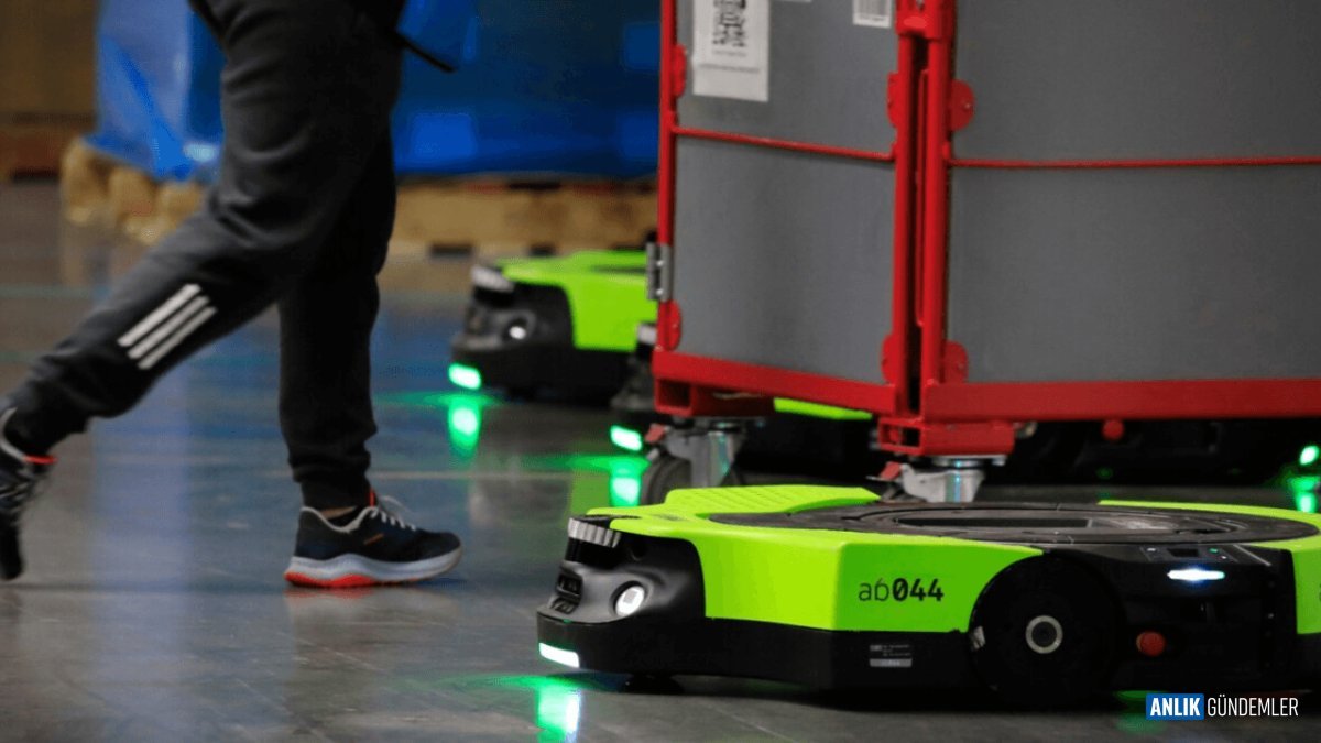 Amazon Depolarında Devrim: Robotlar Artık 'Konuşarak' Emir Alıyor! Yapay Zeka Destekli Proteus Sahneye Çıktı