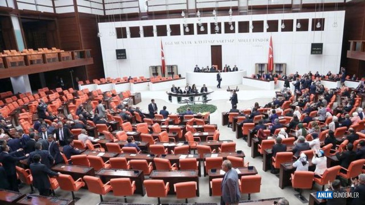 Erdoğan, Kurtulmuş ve 5 Bakan Seferde: Türkiye'nin Gündemi Yoğun!