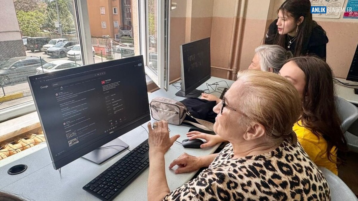 Teknoloji Köprüsü Beylikdüzü'nde Kuruldu: Gençler Dedeleriyle Buluştu!