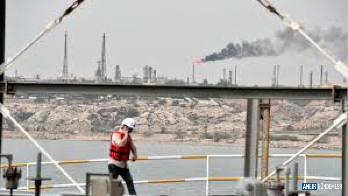 Petrol Fiyatlarında Şaşırtan Dans: ABD-İran Gerilimi Küresel Enerjiyi Nasıl Sallıyor?