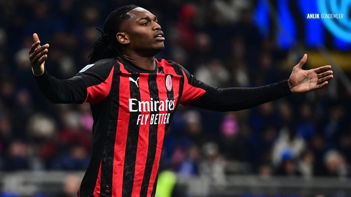 Rafael Leao'dan Milan'a Veda Sinyali: Türk Devlerinin Transfer Radarı Hareketlendi