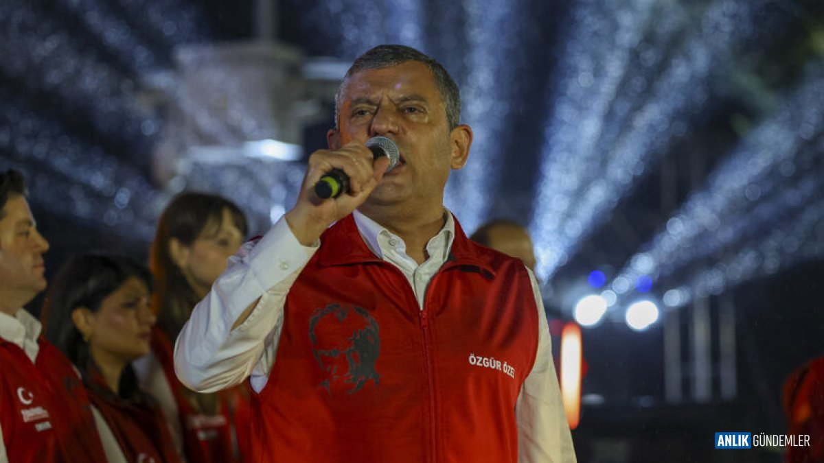 Özgür Özel'den Cumhuriyet Vurgusu: 'Kimsesizlerin Kimsesi' O Çatı Altında Buluştu!