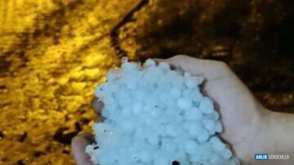 Hatay'ı Cezalandıran Doğal Afet: Ceviz Büyüklüğündeki Dolu Taneleri Hayatı Felç Etti!
